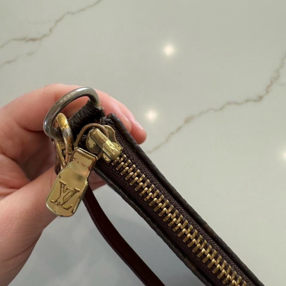 Louis Vuitton pochette Monogram Shoulder Bag gold hardware - Picture 5 of 7